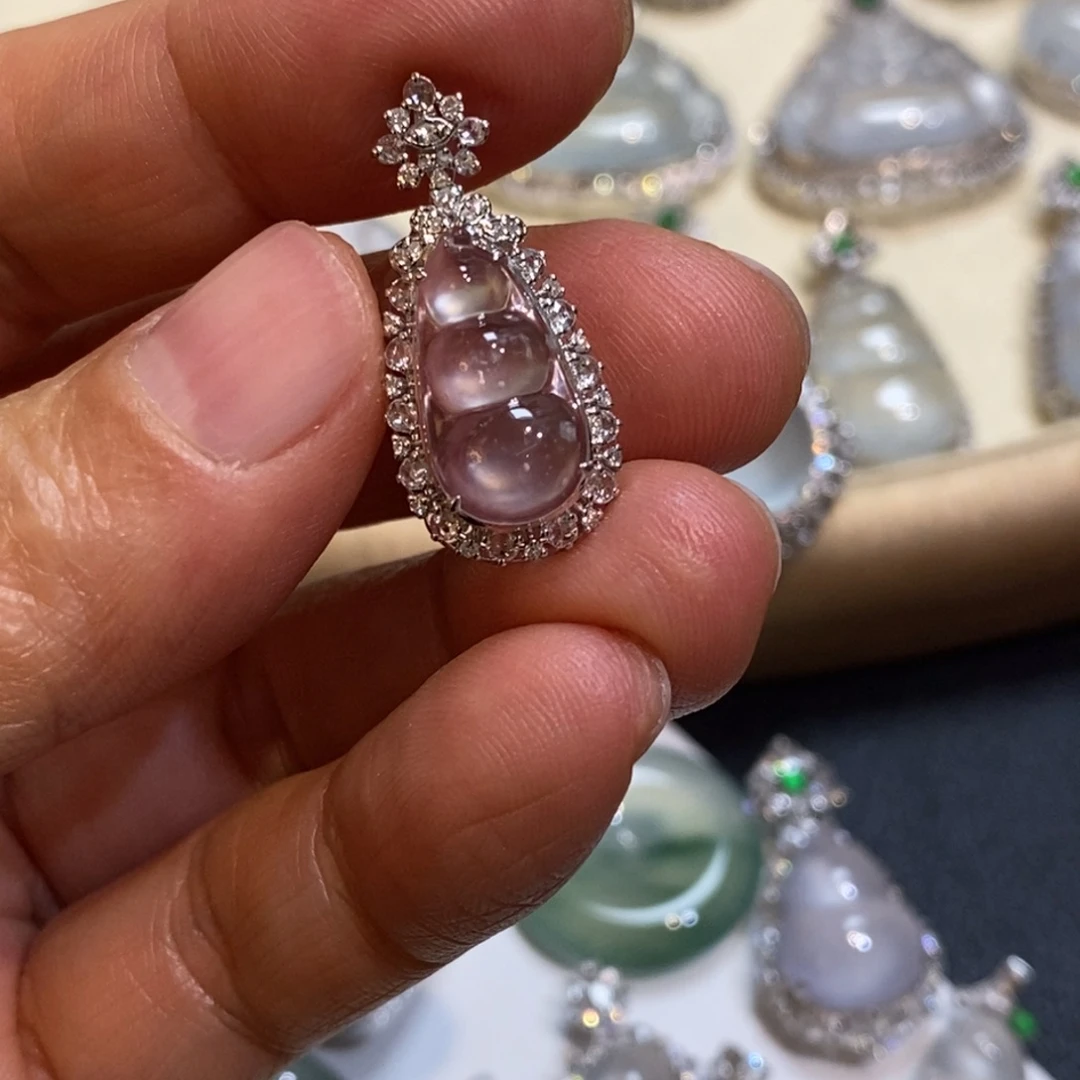 翡翠18K金镶嵌吊坠(不含链)福豆