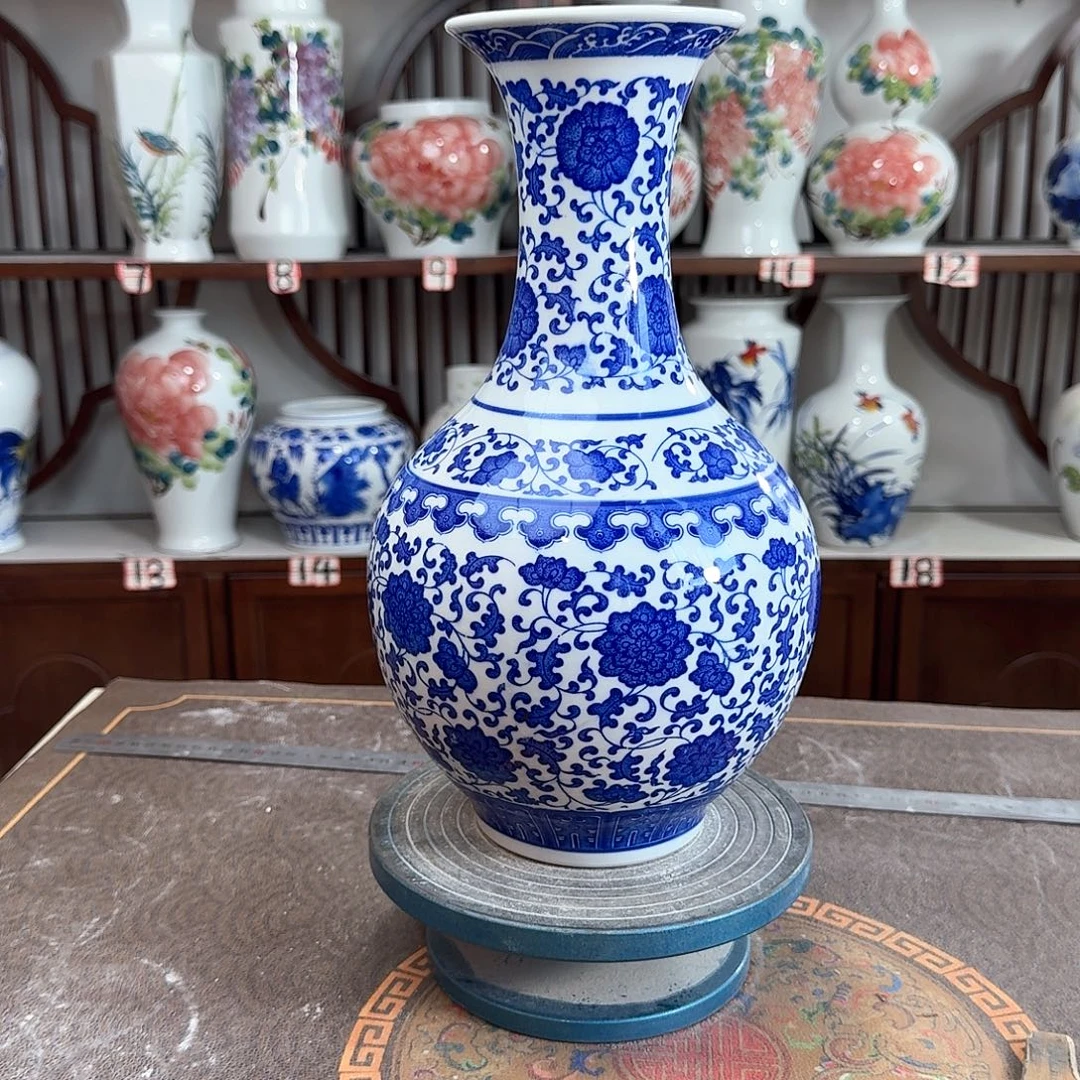 摆件景德镇陶瓷缠枝