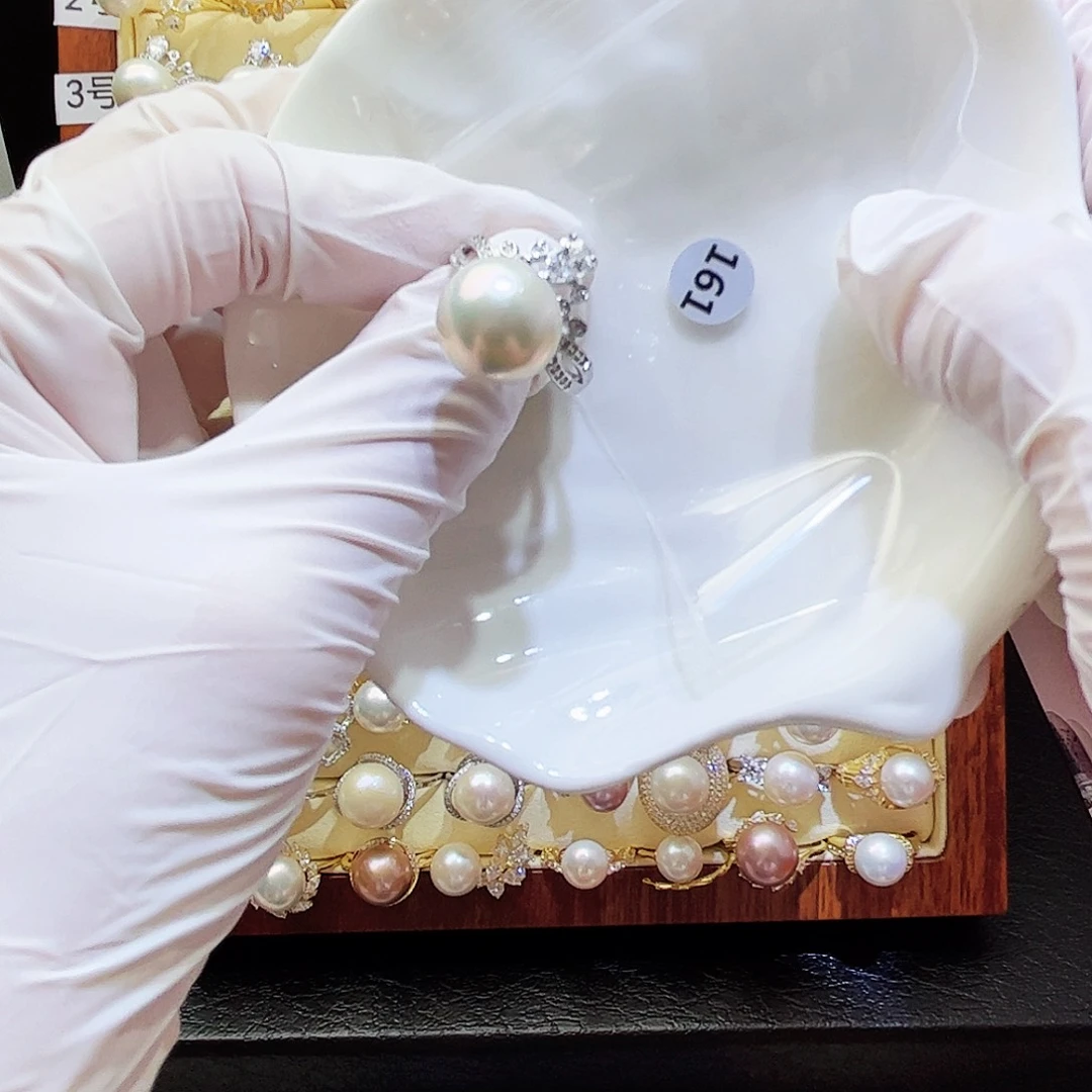 银S925镶嵌耳饰淡水珍珠