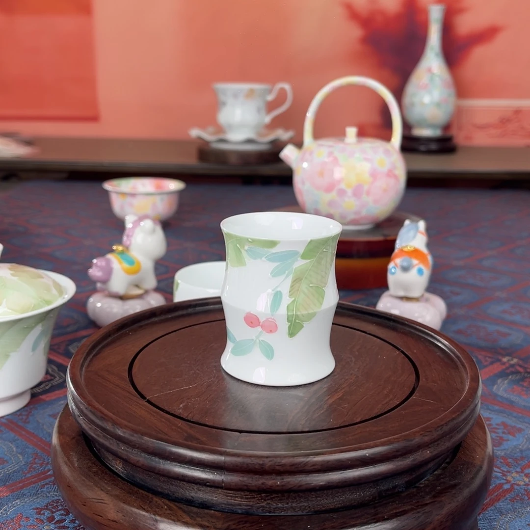 芭蕉樱桃手绘釉下彩品茗杯