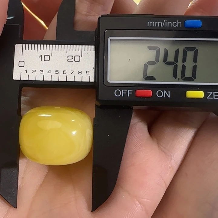 呀***棒未镶嵌琥珀裸石墩子