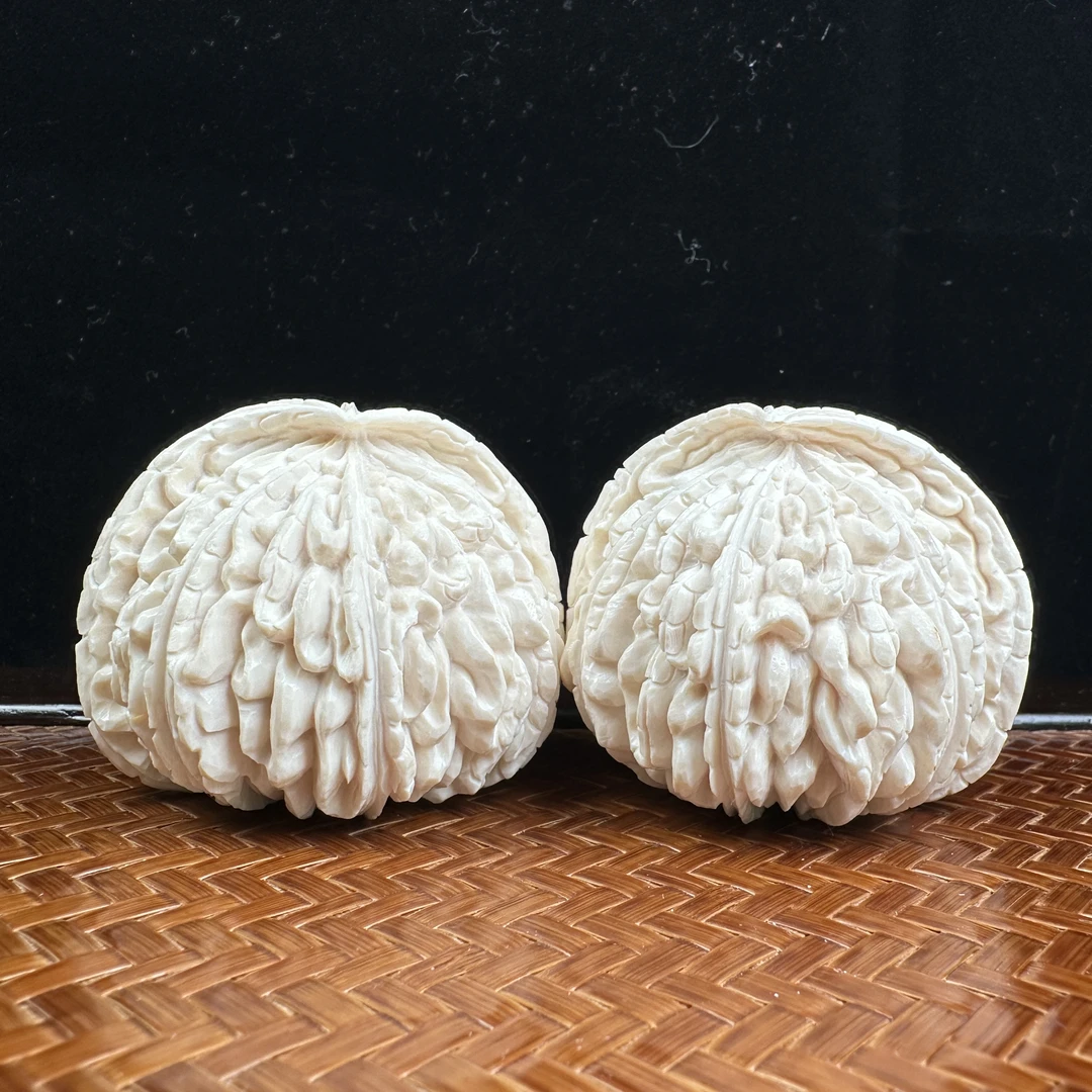 K9085天然猛犸牙 雕刻核桃63*50mm支持鉴定 假一罚四