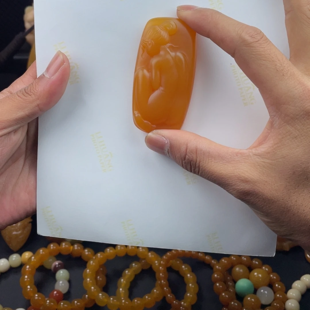 哈***_石英质玉（缅黄）未镶嵌吊坠(赠链)