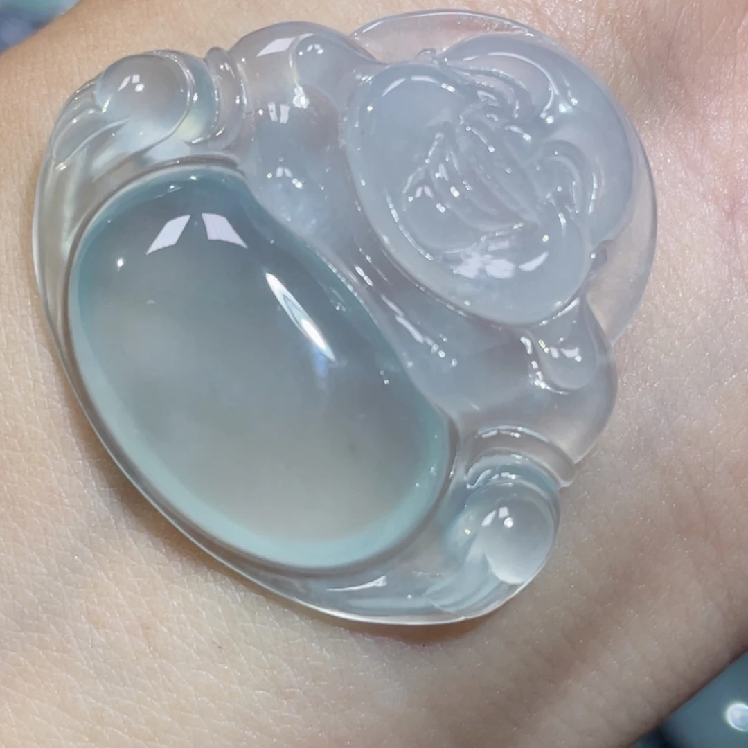 翡翠未镶嵌颈饰佛公