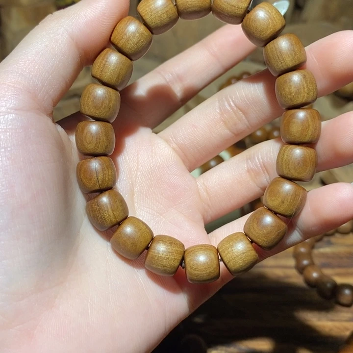 檀香木六**回老山檀香黑肉顺纹奶香1.0-1.1直切