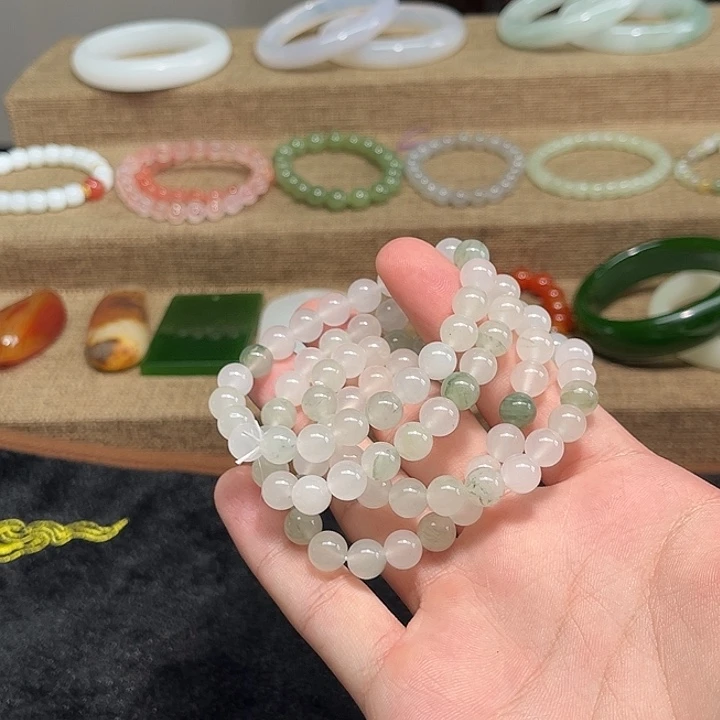 石英质玉未镶嵌颈饰