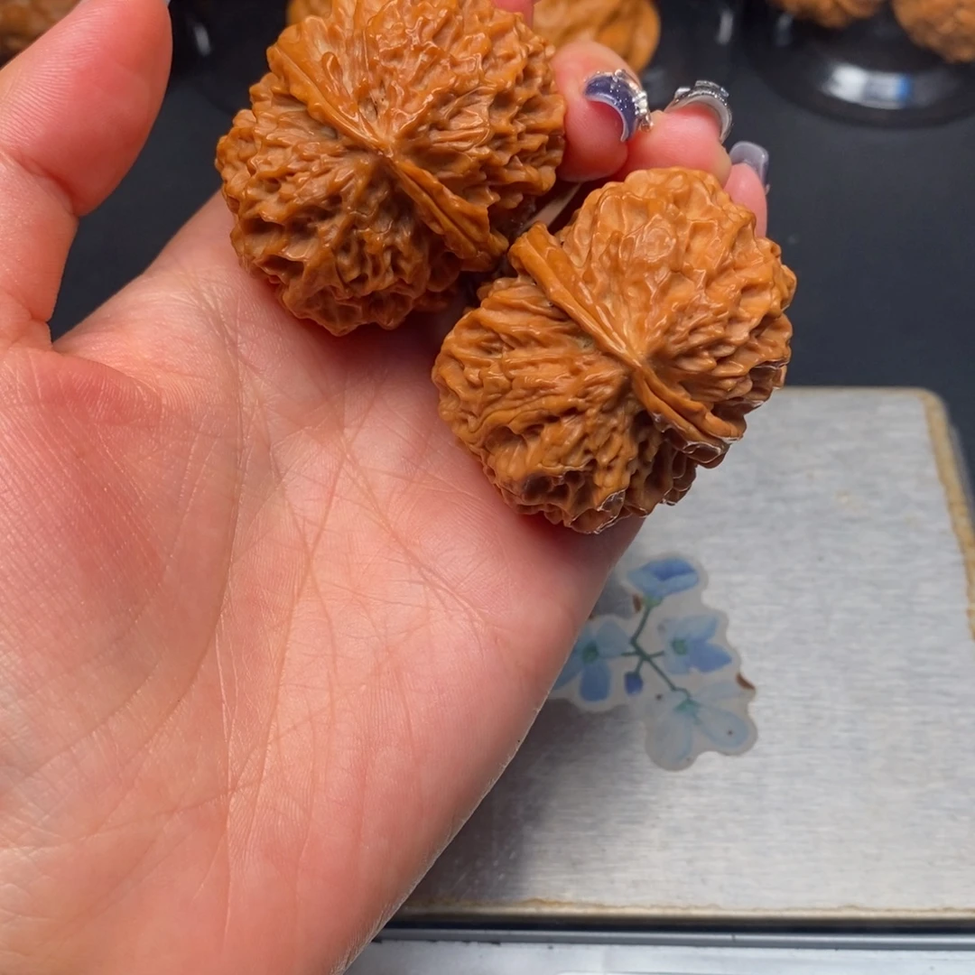 文玩核桃吊坠舍利太湖石