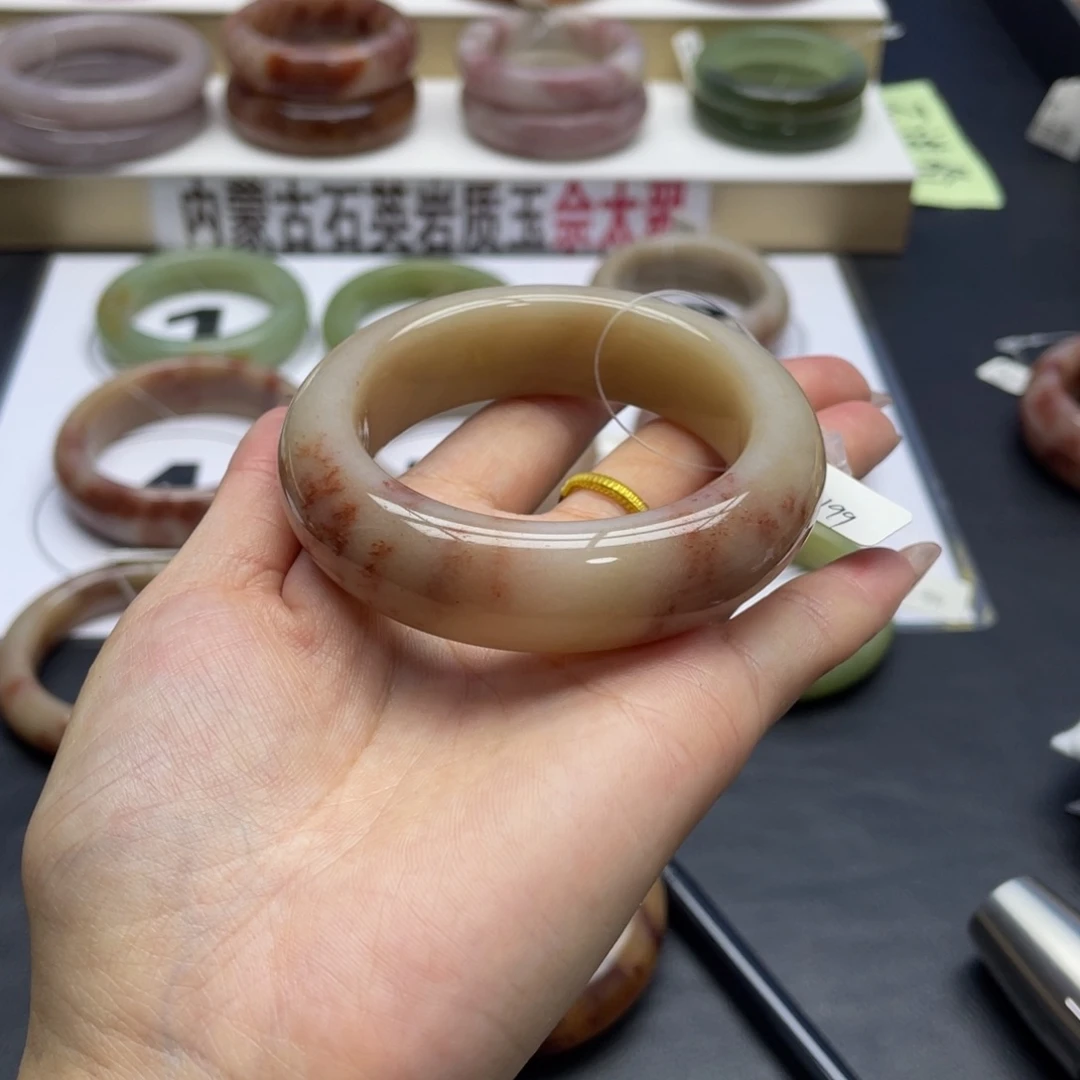 未镶嵌手镯石英质玉叫***鱼