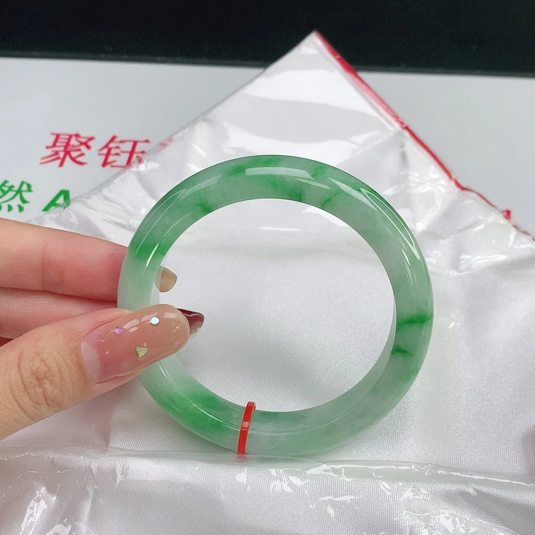 未镶嵌手镯翡翠824