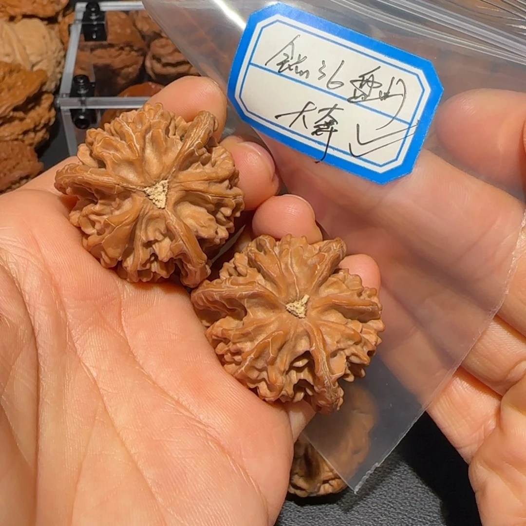 文玩核桃吊坠飞飞飞飞