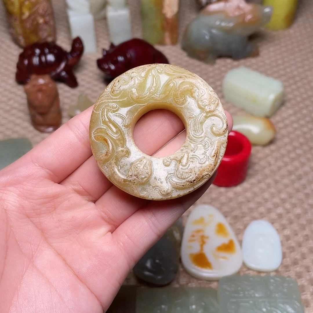 蛇纹石玉未镶嵌如图