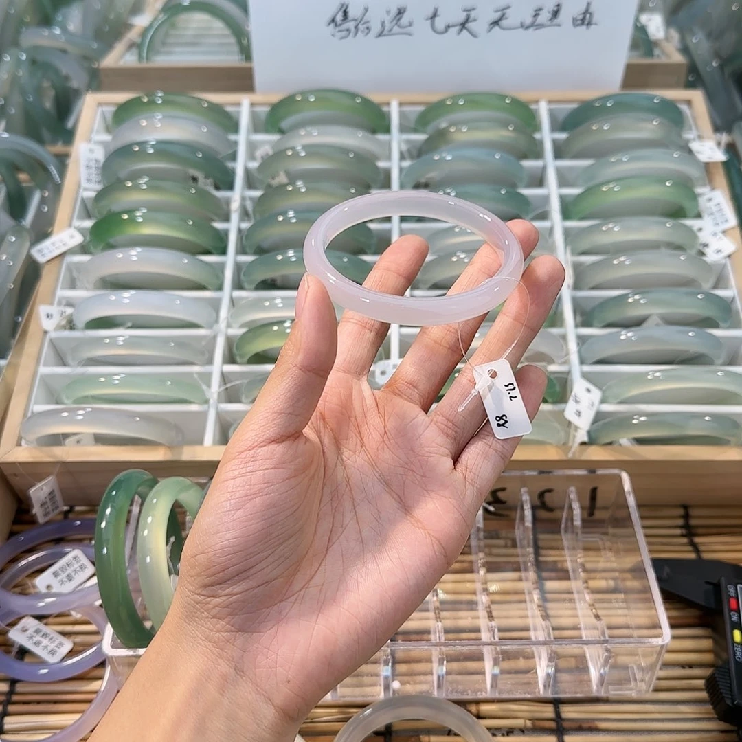 玛瑙/玉髓未镶嵌手镯圈口57.2