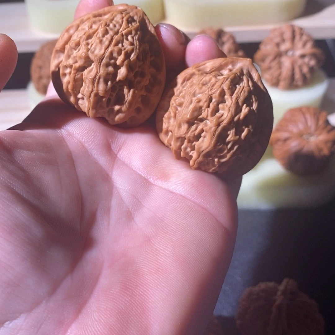 文玩核桃吊坠38.5金牛