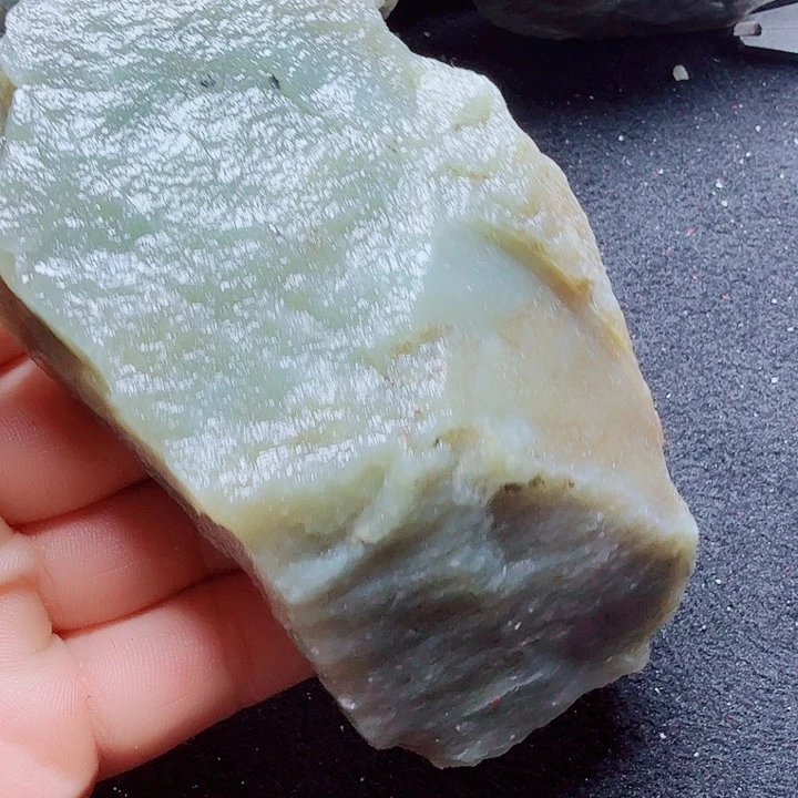 未镶嵌和田玉（糖玉）珠宝半成品