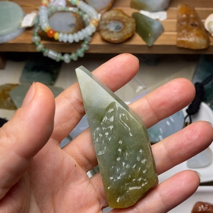 翡翠未镶嵌颈饰天然
