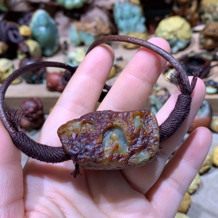 未镶嵌岫岩河磨玉（透闪石质玉）挂件梁*