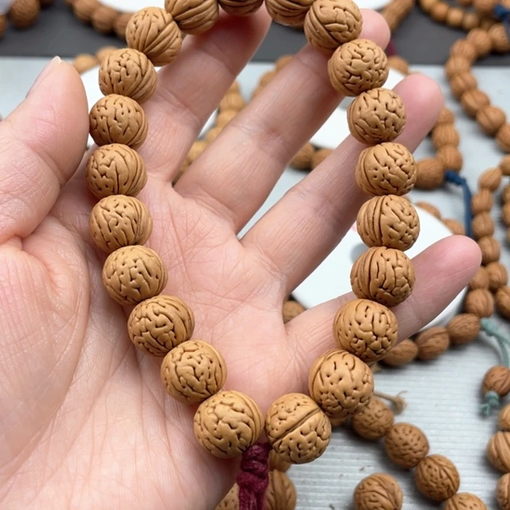 L***R14尺寸野生桃核手持