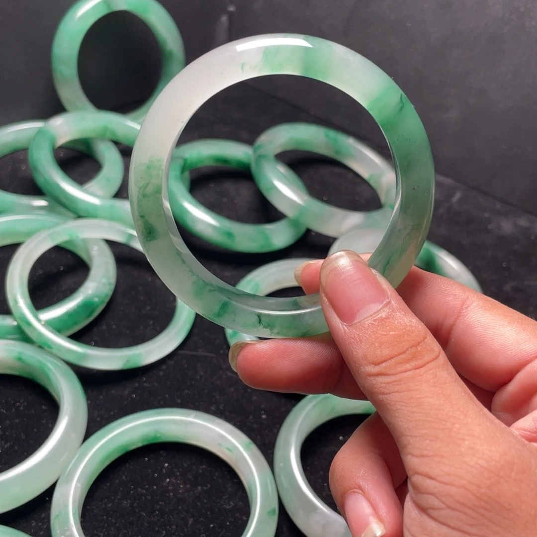 翡翠手镯未镶嵌非洲翠