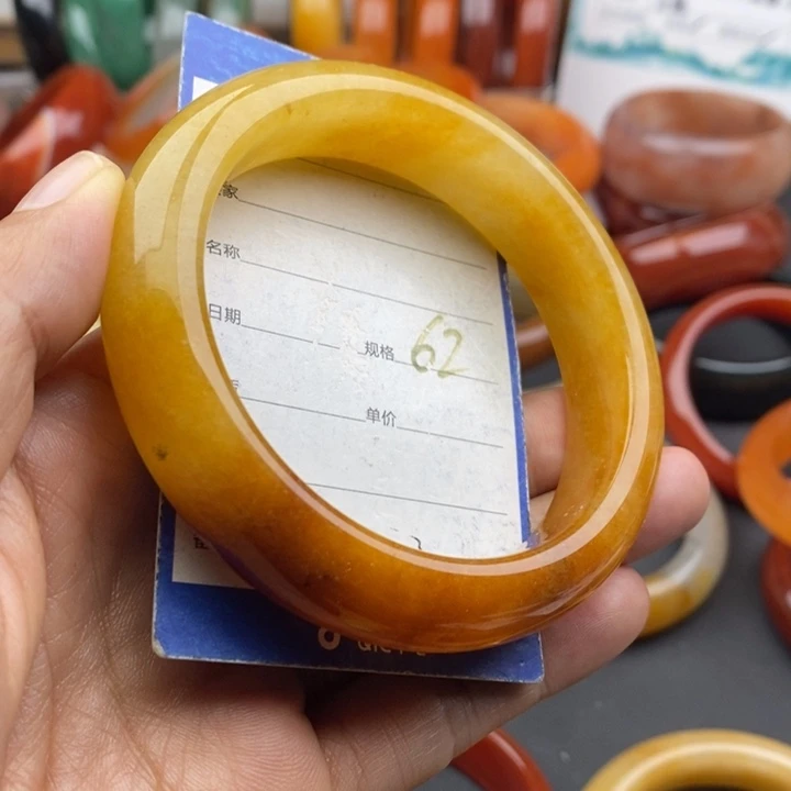 未镶嵌手镯石英质玉