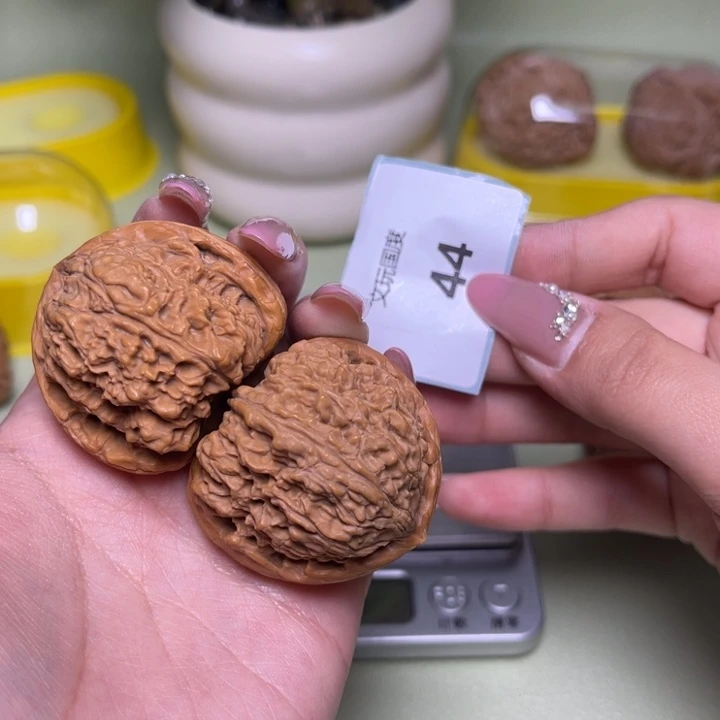 文玩核桃把件40尺南疆石44