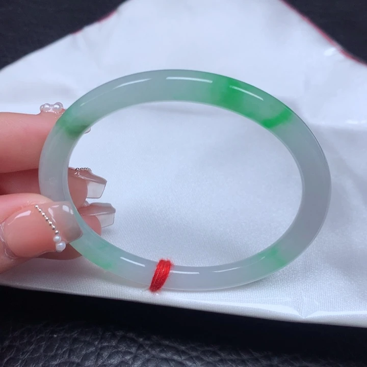 翡翠手镯（贵妃镯）未镶嵌