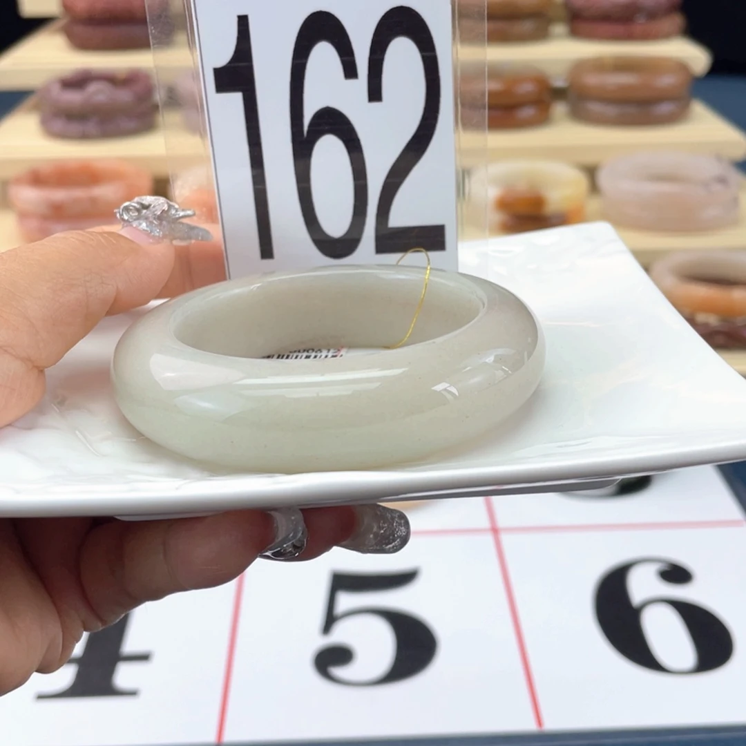 石英岩玉手镯未镶嵌