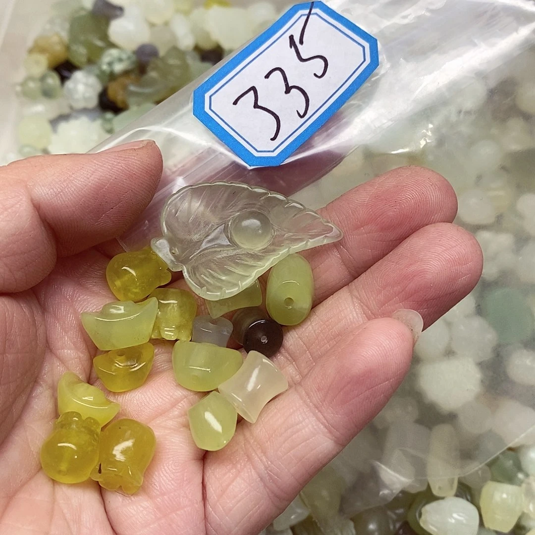 蛇纹石玉未镶嵌颈饰?335