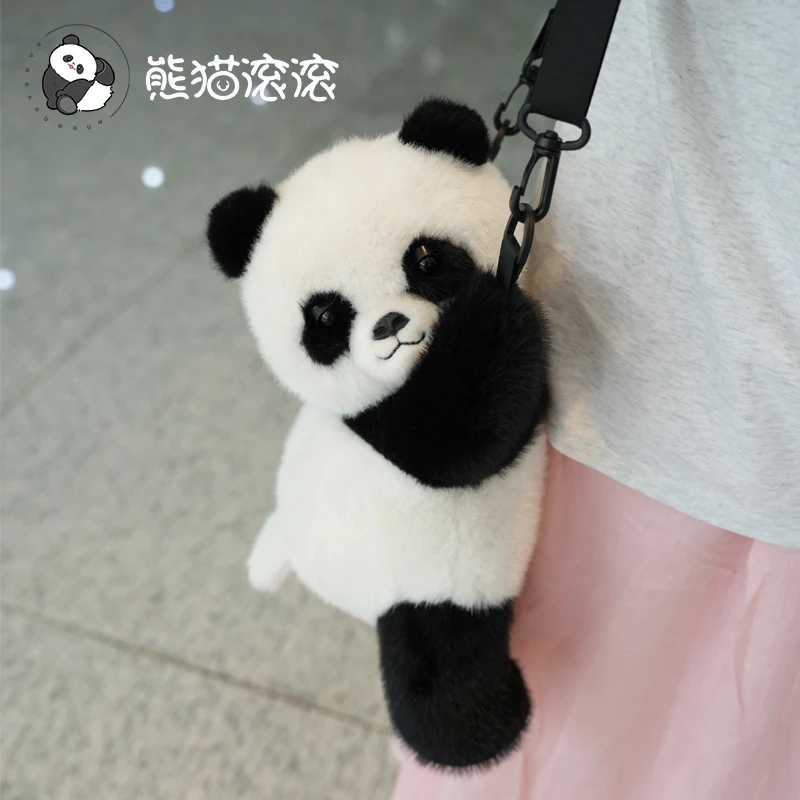 【熊猫福宝趴姿斜挎包】2025新款毛绒玩偶百搭可爱单肩包儿童小女生