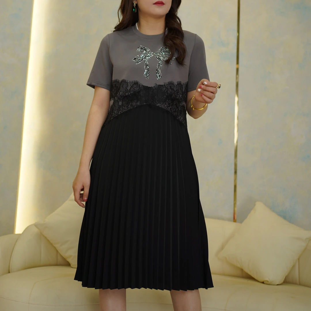 时尚洋气高级感百褶连衣裙2025夏季新款微胖女装气质显瘦裙子