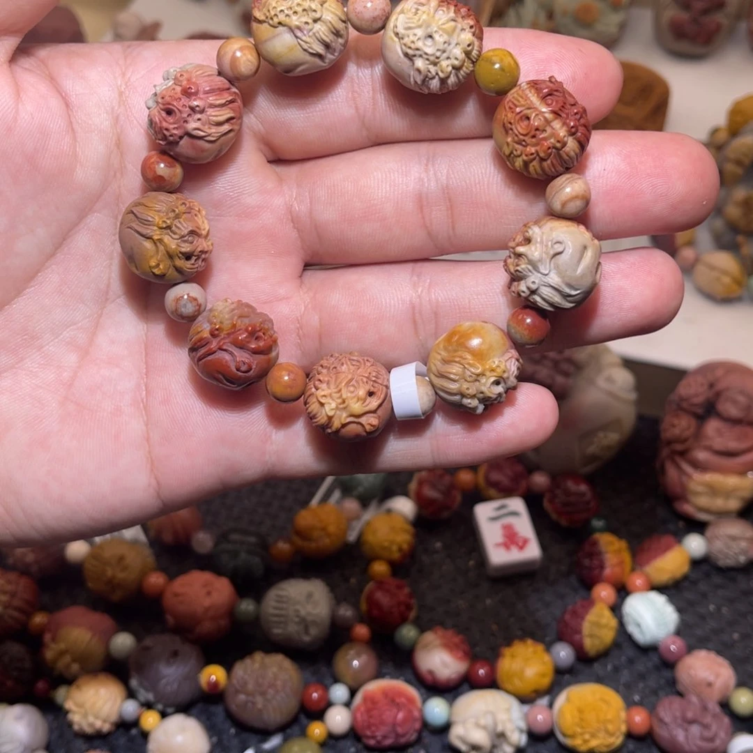 未镶嵌手串石英质玉（阿拉善玉）