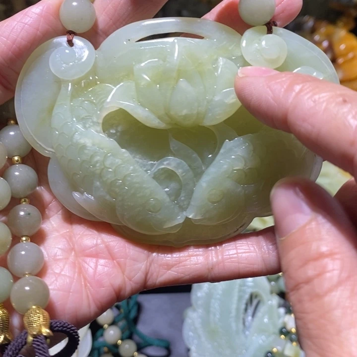 蛇纹石玉岫玉吊坠未镶嵌