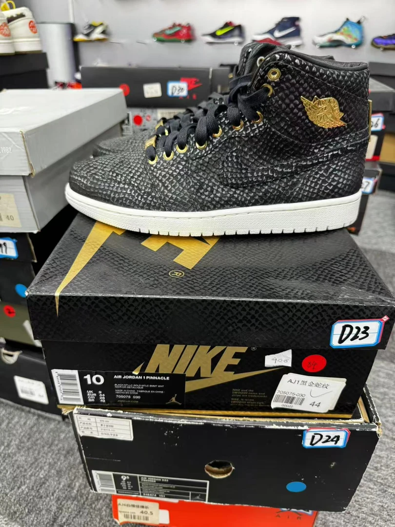 nike aj1 巅峰经典配色鞋型 44码 D23