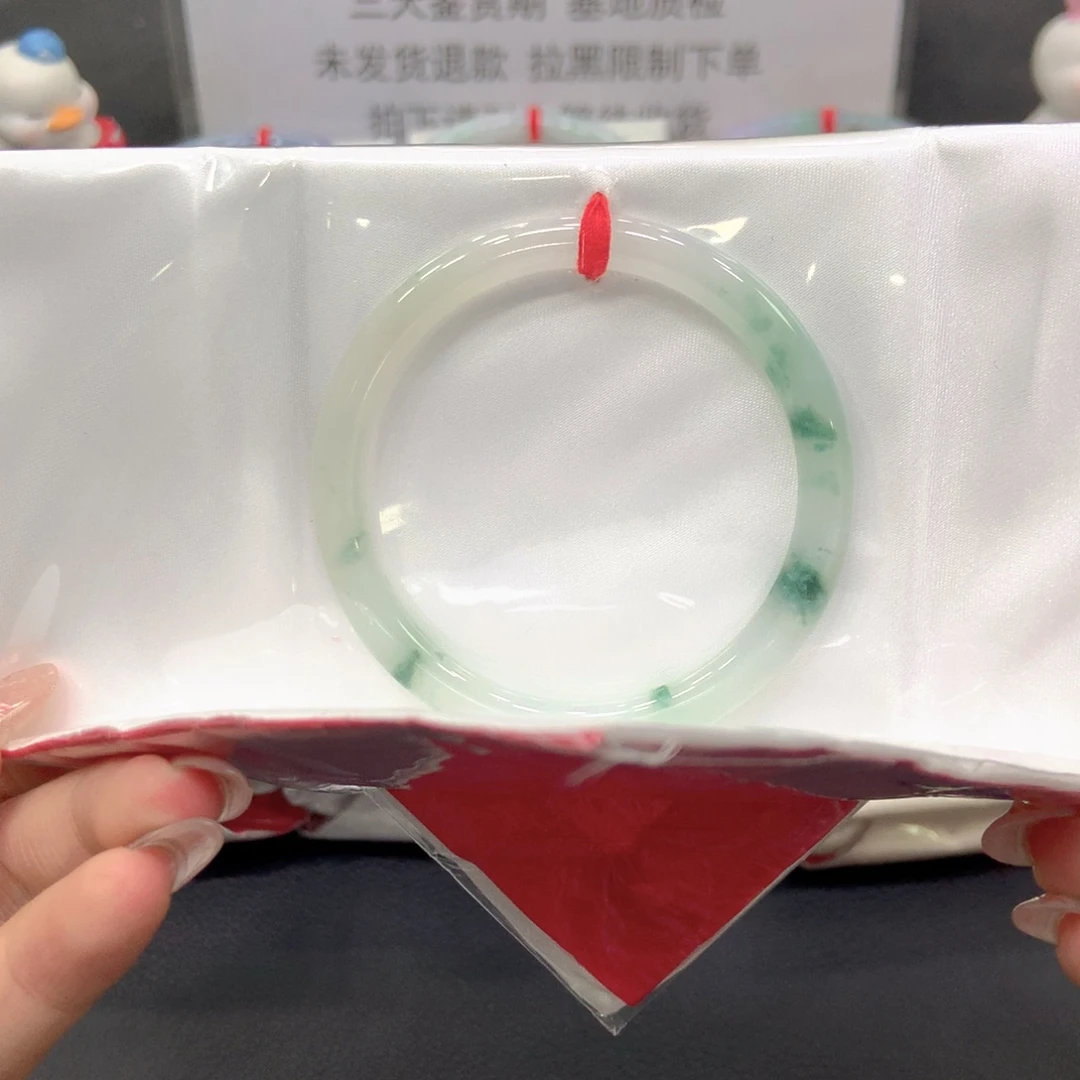 翡翠未镶嵌手镯52圆