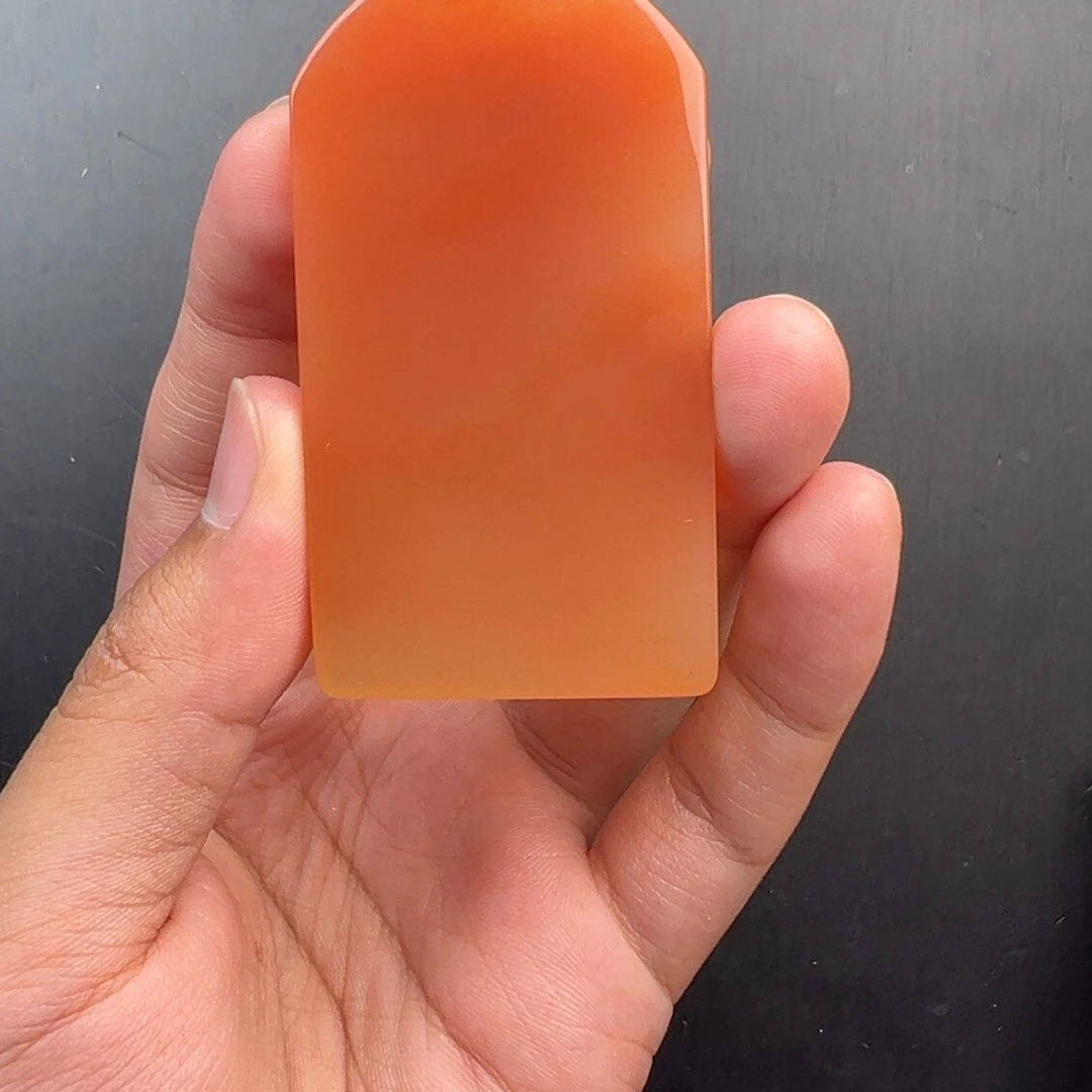 未镶嵌石英质玉（黄龙玉）颈饰