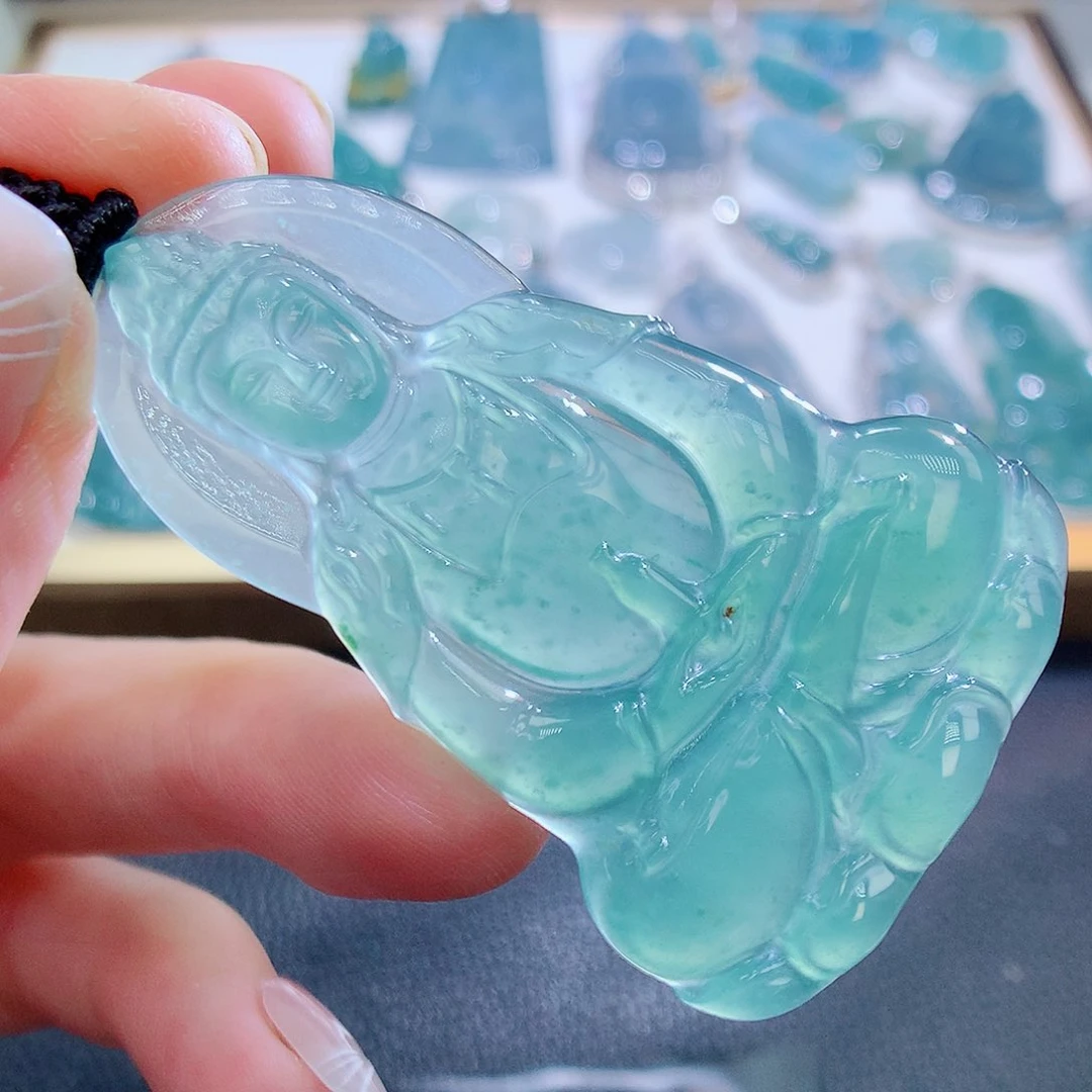 翡翠颈饰未镶嵌翡翠