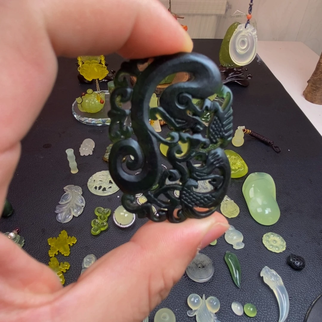 蛇纹石玉合金颈饰