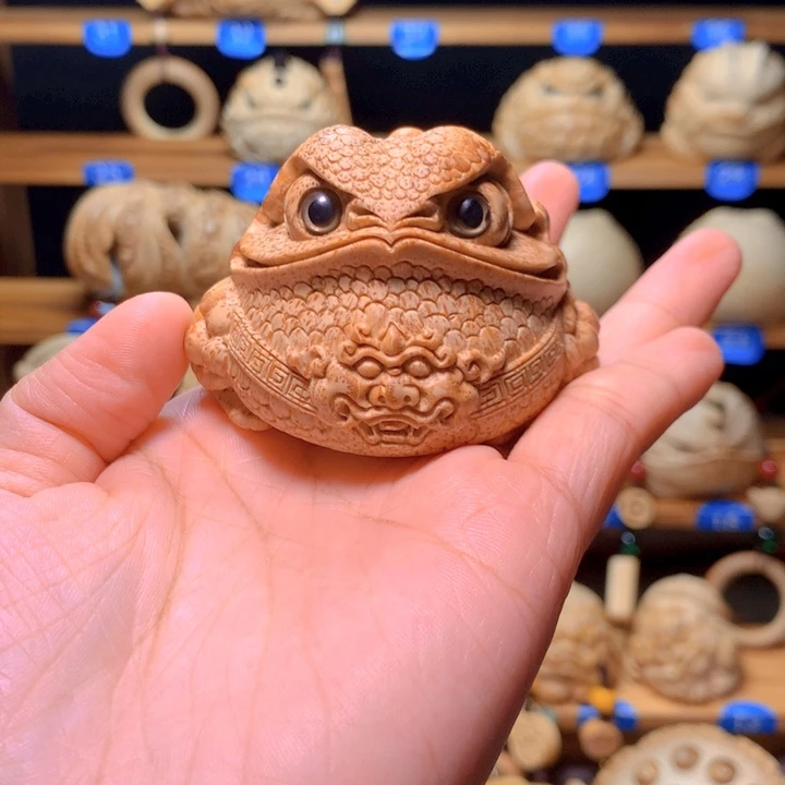 竹用****3纯手工雕刻鹰嘴金蟾