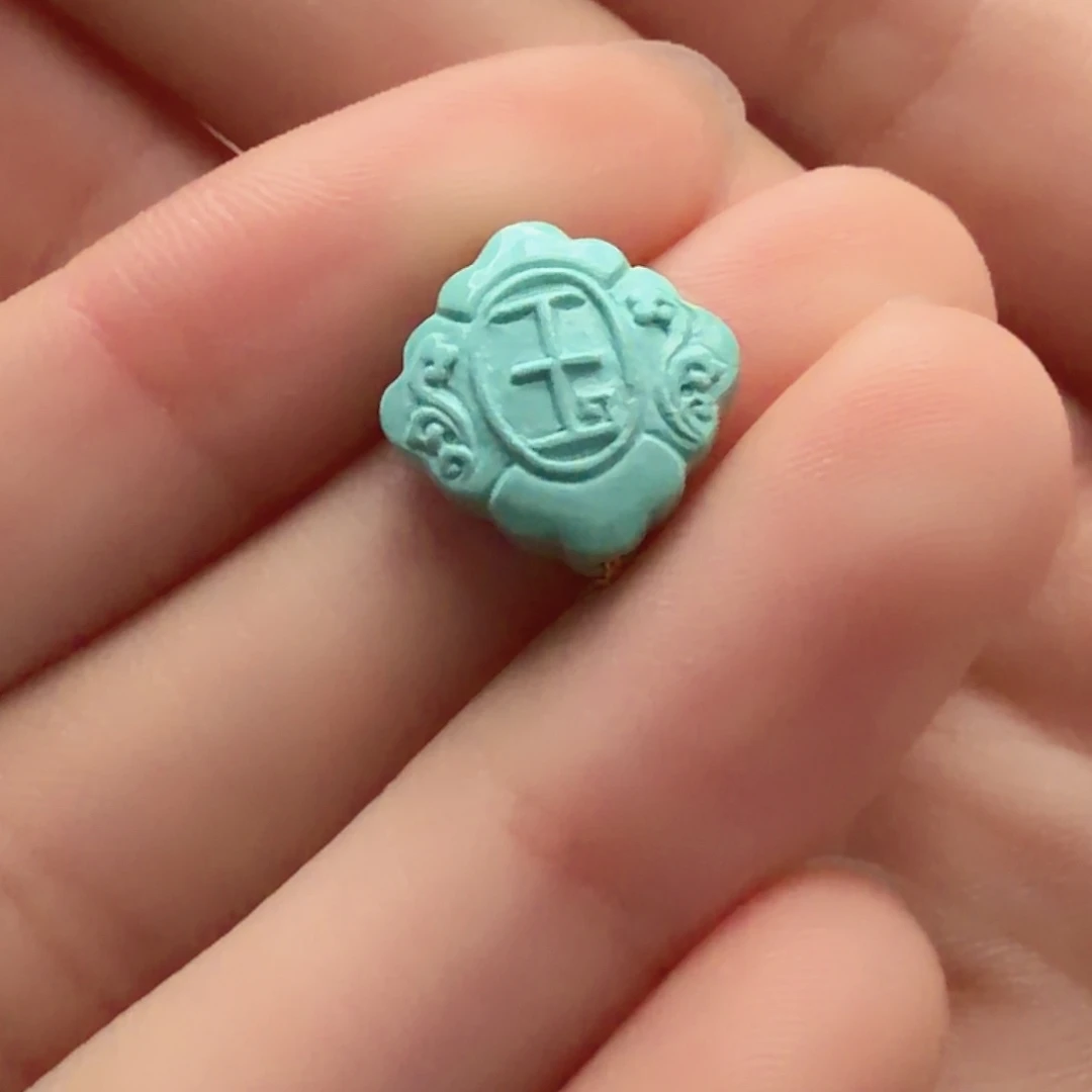 绿松石未镶嵌颈饰