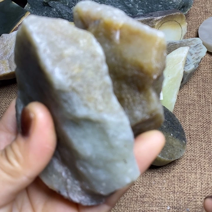 和田玉（糖玉）未镶嵌挂件