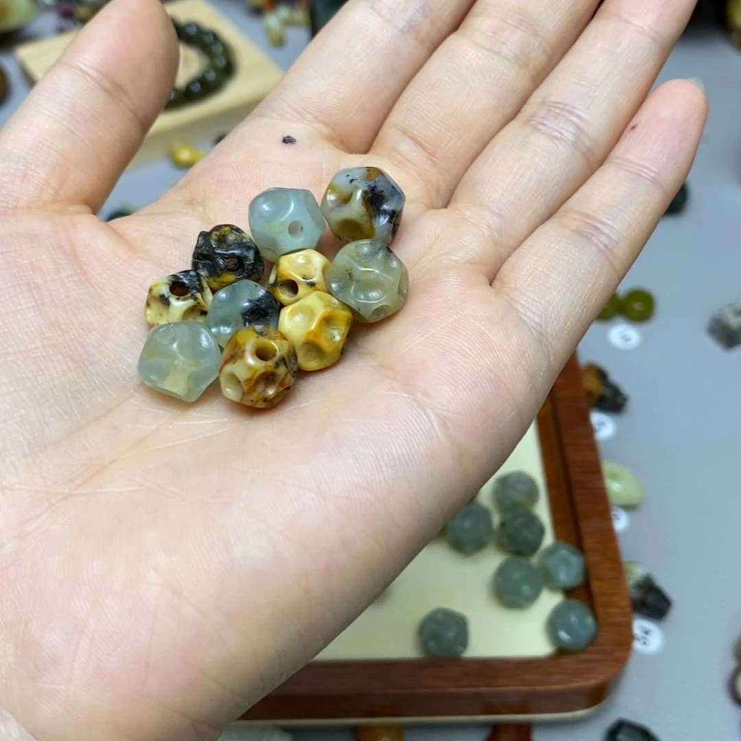 蛇纹石玉合金配饰崔*晨