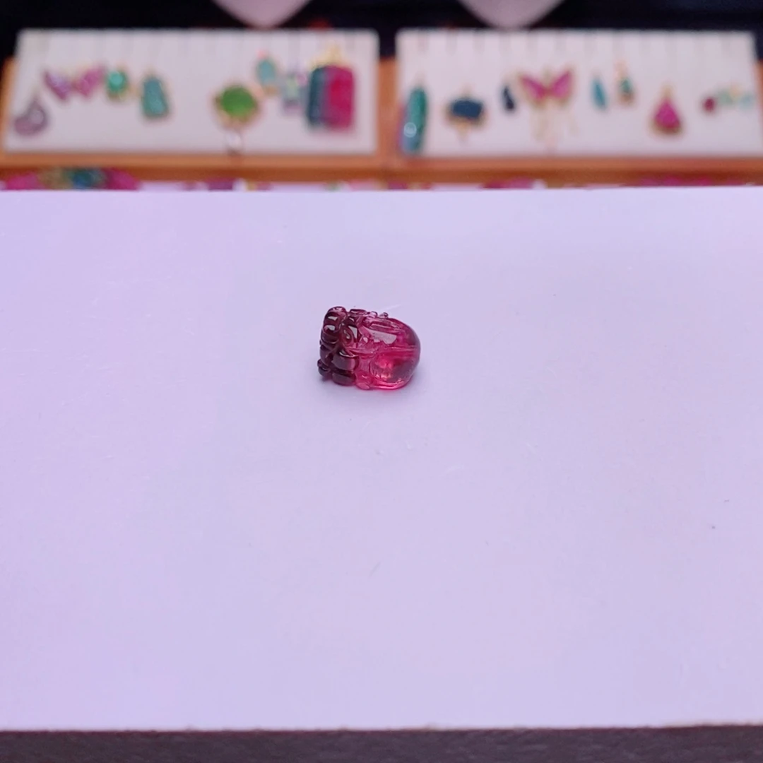 未镶嵌单颗貔貅m碧玺