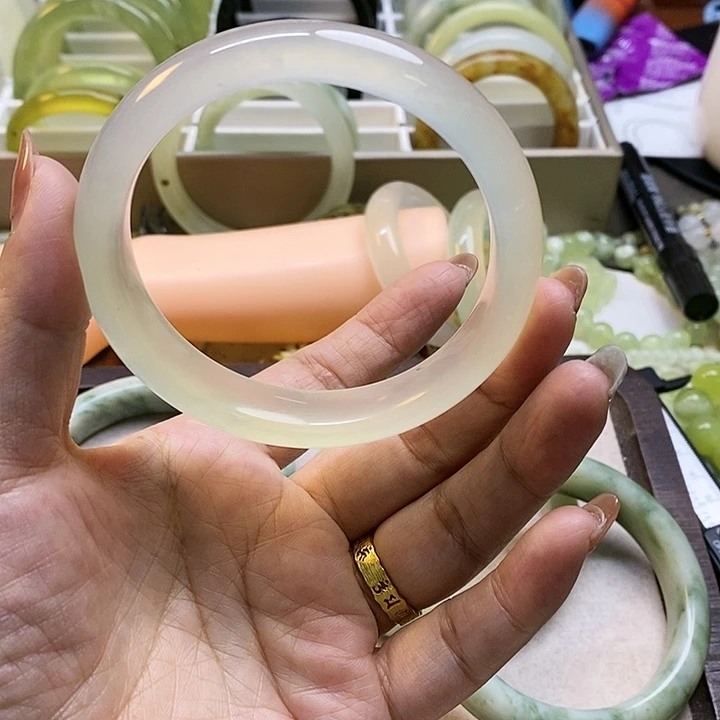 蛇纹石玉未镶嵌手镯【**?