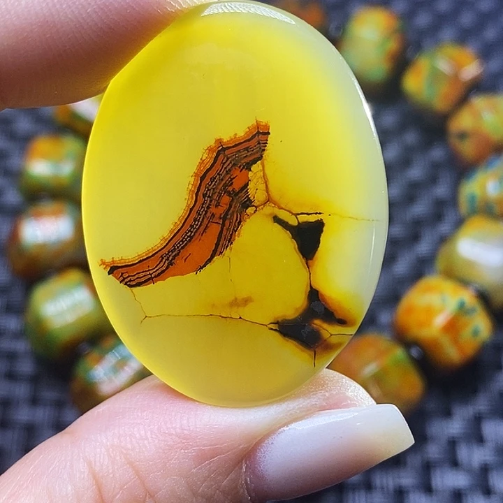 子***烨玛瑙/玉髓未镶嵌颈饰