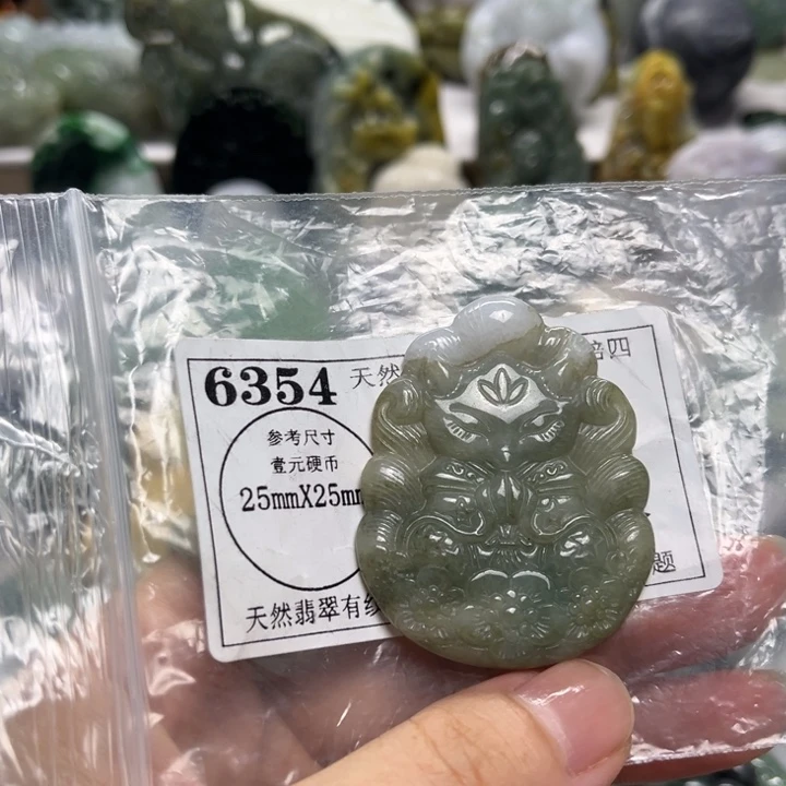 翡翠未镶嵌颈饰6354