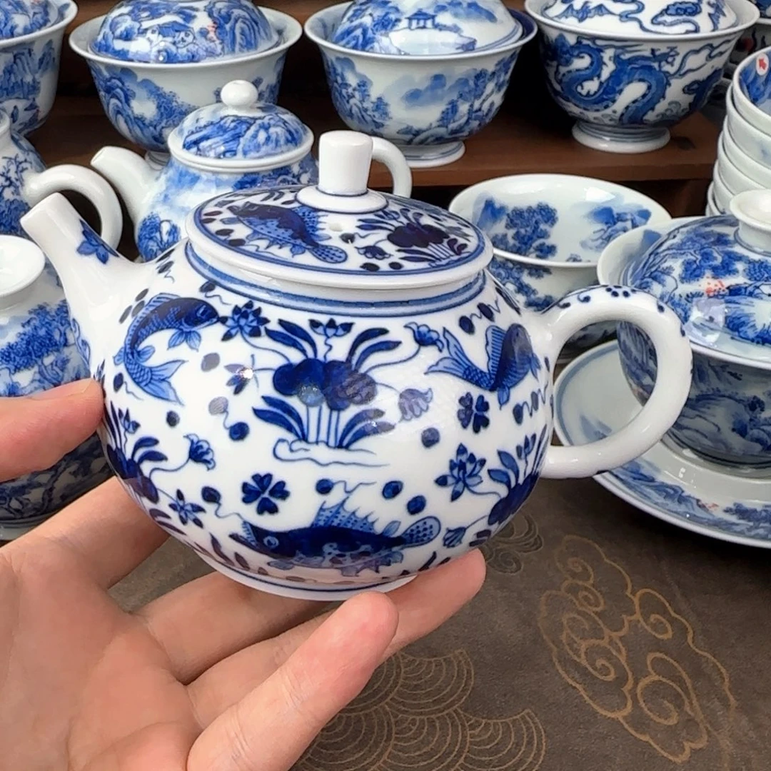 景德镇手绘鱼藻茶壶