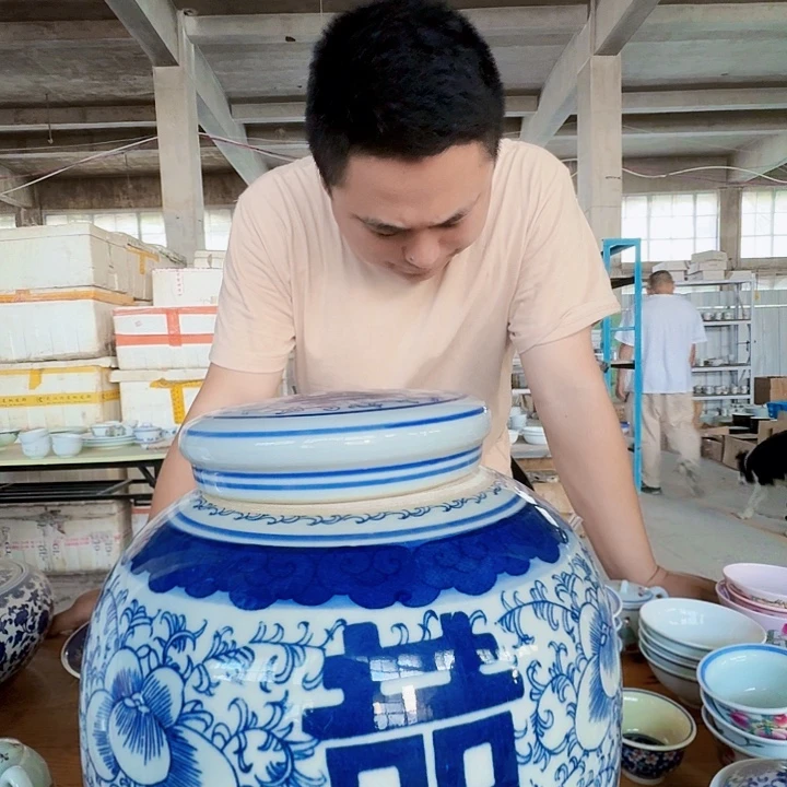 景德镇高温陶瓷青花喜字大罐子1个