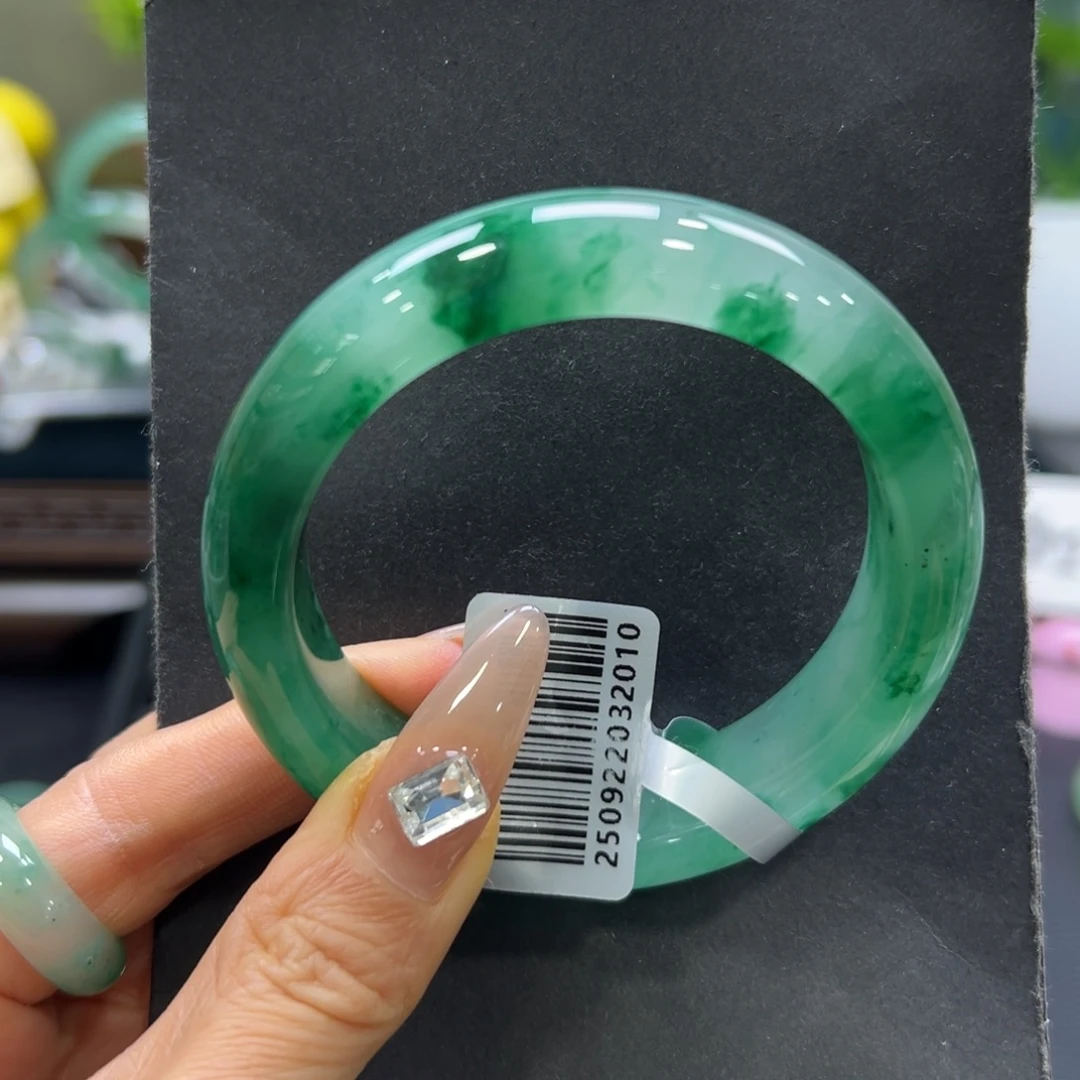 石英质玉（非洲翠）未镶嵌手镯56-57