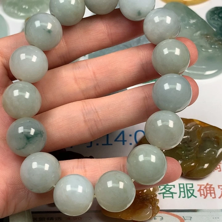 東***們翡翠未镶嵌颈饰翡翠