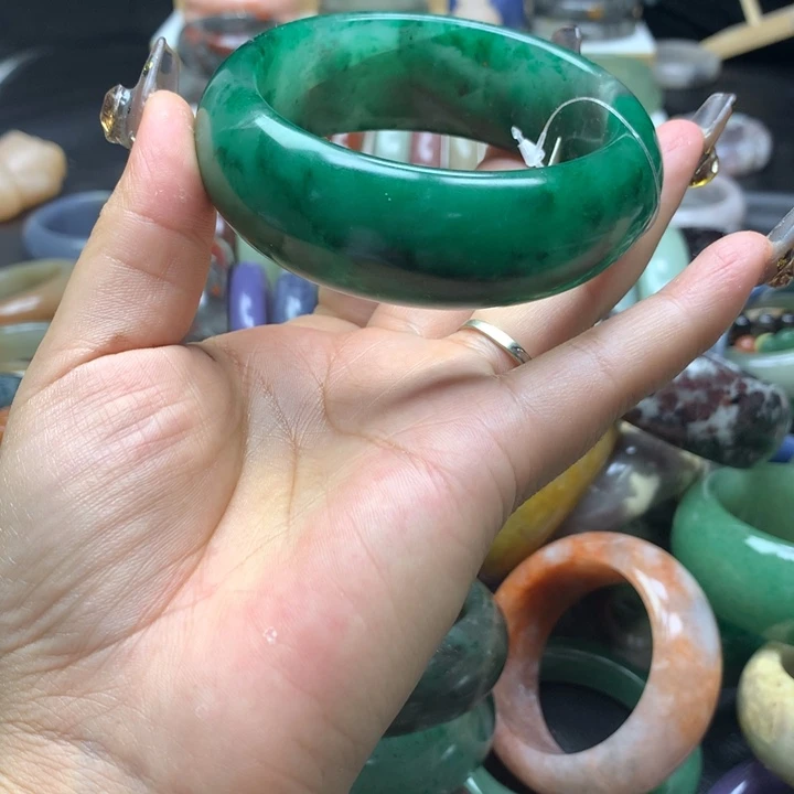 未镶嵌手镯石英质玉金*