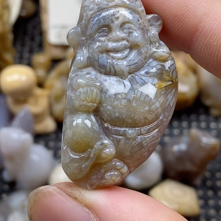 颈饰未镶嵌硅化珊瑚（珊瑚玉）